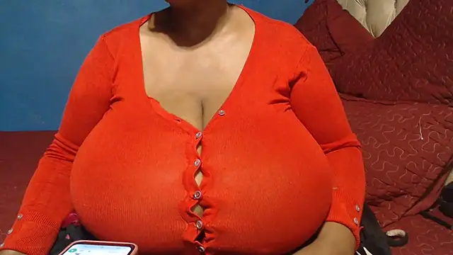CUTEFIRMMELONSS online show from May 2026 04:47:02 PM