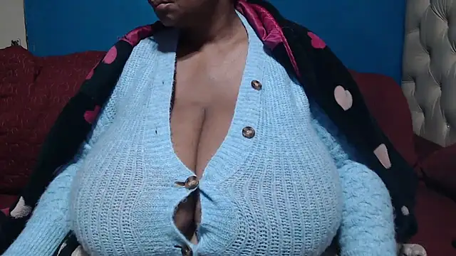 CUTEFIRMMELONSS online show from May 2026 03:25:01 AM