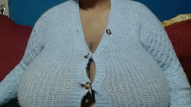 CUTEFIRMMELONSS online show from May 2026 08:22:01 AM