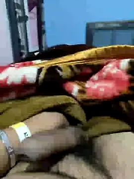 Snapshot of Deshilund9 chatting on January 2025 02:31:01 PM Deshilund9 online show from January 2025 02:31:01 PM