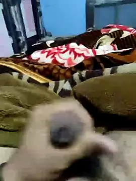 Snapshot of Deshilund9 chatting on January 2025 03:32:02 AM Deshilund9 online show from January 2025 03:32:02 AM