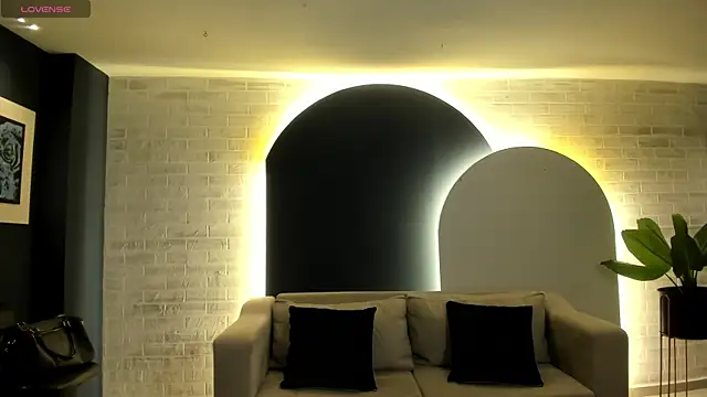 Snapshot of MariamRivera_ chatting on February 2025 03:54:01 AM MariamRivera online show from February 2025 03:54:01 AM