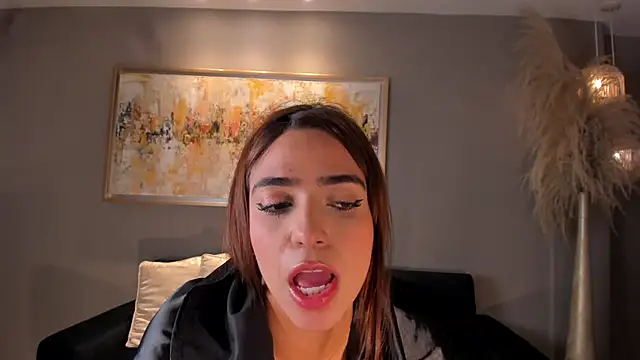 Snapshot of MariamRivera_ chatting on February 2025 09:42:01 AM MariamRivera online show from February 2025 09:42:01 AM