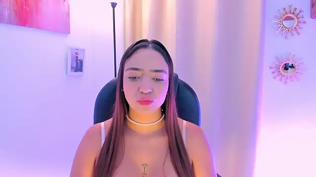 Snapshot of MariamRivera_ chatting on February 2026 02:15:02 AM MariamRivera online show from February 2026 02:15:02 AM