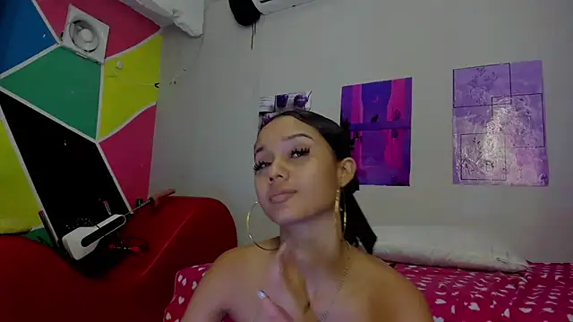 MarianaManzur online show from February 2025 01:46:02 PM