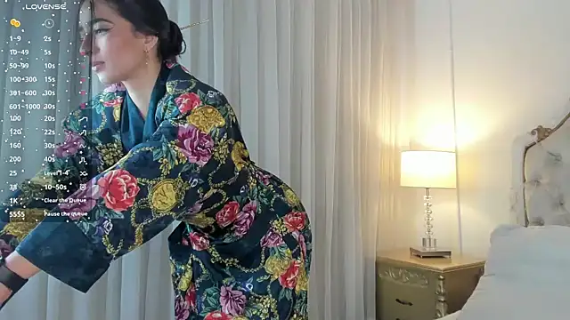 Valentina Ross  online show from January 2025 01:06:02 PM