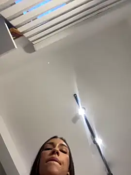 Snapshot of EllaSanz_ chatting on January 2025 10:27:01 PM EllaSanz online show from January 2025 10:27:01 PM