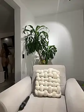 Snapshot of EllaSanz_ chatting on January 2025 12:22:01 AM EllaSanz online show from January 2025 12:22:01 AM