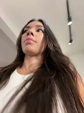 Snapshot of EllaSanz_ chatting on March 2025 09:15:02 PM EllaSanz online show from March 2025 09:15:02 PM