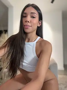 Snapshot of EllaSanz_ chatting on September 2025 09:28:02 PM EllaSanz online show from September 2025 09:28:02 PM