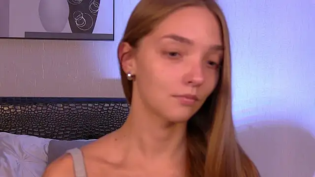 VirginieCruz online show from September 2025 07:24:02 PM