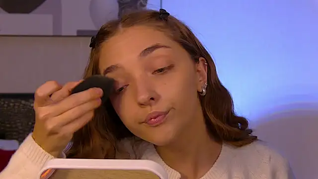 VirginieCruz online show from November 2025 07:24:01 PM