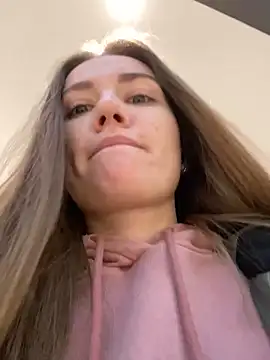 Snapshot of ValenciaShock chatting on January 2025 05:19:01 AM ValenciaShock online show from January 2025 05:19:01 AM