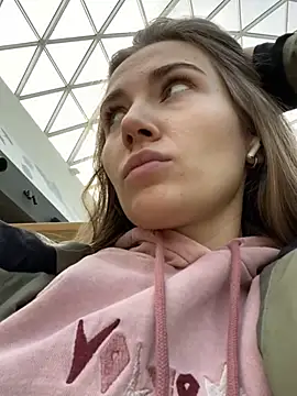 Snapshot of ValenciaShock chatting on February 2025 08:06:01 AM ValenciaShock online show from February 2025 08:06:01 AM