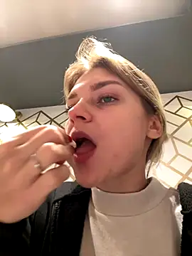 Snapshot of ValenciaShock chatting on September 2025 06:36:01 AM ValenciaShock online show from September 2025 06:36:01 AM