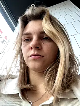 Snapshot of ValenciaShock chatting on October 2025 06:43:01 AM ValenciaShock online show from October 2025 06:43:01 AM