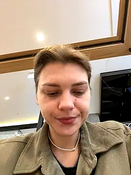 Snapshot of ValenciaShock chatting on October 2025 06:38:01 AM ValenciaShock online show from October 2025 06:38:01 AM