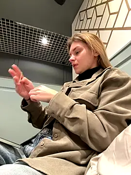 Snapshot of ValenciaShock chatting on October 2025 06:41:02 AM ValenciaShock online show from October 2025 06:41:02 AM