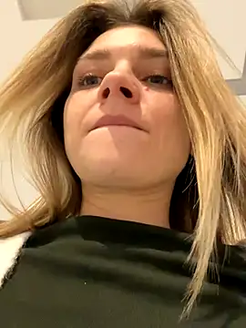 Snapshot of ValenciaShock chatting on October 2025 06:59:01 AM ValenciaShock online show from October 2025 06:59:01 AM