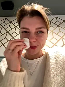 Snapshot of ValenciaShock chatting on November 2025 06:44:01 AM ValenciaShock online show from November 2025 06:44:01 AM