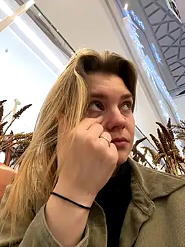 Snapshot of ValenciaShock chatting on December 2025 06:43:02 AM ValenciaShock online show from December 2025 06:43:02 AM