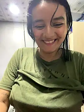 Snapshot of Lucia-Candy chatting on December 2025 03:08:02 PM Lucia-Candy online show from December 2025 03:08:02 PM