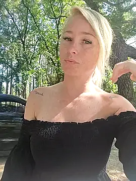 Snapshot of POPPY_XO chatting on July 2026 03:25:02 PM POPPY XO online show from July 2026 03:25:02 PM