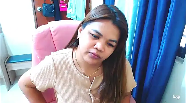 Snapshot of iamYourBestGirl chatting on March 2025 03:19:01 AM iamYourBestGirl online show from March 2025 03:19:01 AM