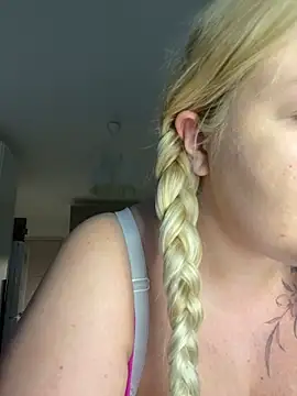 Snapshot of OdriOlsens chatting on December 2024 12:50:02 PM OdriOlsens online show from December 2024 12:50:02 PM