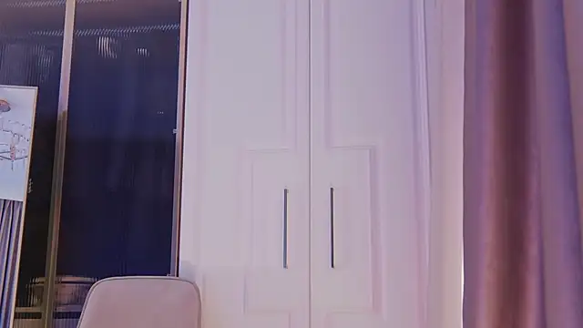 Snapshot of MilaDYstarlight chatting on March 2025 08:22:01 PM MilaDYstarlight online show from March 2025 08:22:01 PM