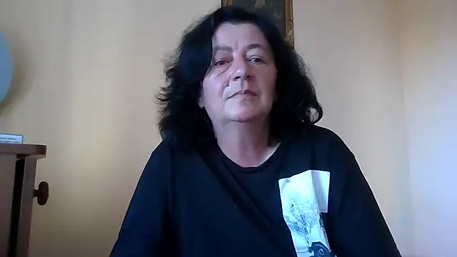 Snapshot of GypsiQueen2 chatting on June 2026 04:50:02 PM GypsiQueen2 online show from June 2026 04:50:02 PM