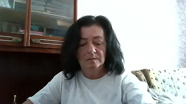 Snapshot of GypsiQueen2 chatting on June 2026 10:15:01 AM GypsiQueen2 online show from June 2026 10:15:01 AM