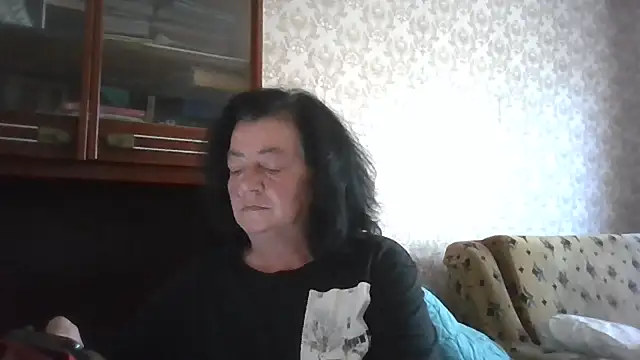 Snapshot of GypsiQueen2 chatting on July 2026 05:53:02 AM GypsiQueen2 online show from July 2026 05:53:02 AM