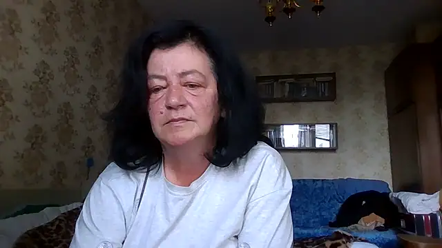 Snapshot of GypsiQueen2 chatting on July 2026 09:18:02 AM GypsiQueen2 online show from July 2026 09:18:02 AM