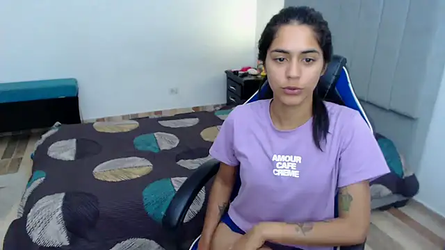 imSophia online show from December 2024 10:32:01 PM