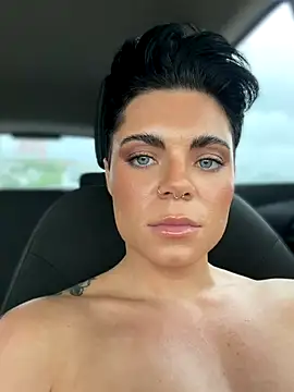 Snapshot of LukeLouHarvey chatting on November 2025 03:50:01 AM LukeLouHarvey online show from November 2025 03:50:01 AM