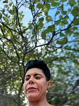 Snapshot of LukeLouHarvey chatting on December 2025 02:17:01 AM LukeLouHarvey online show from December 2025 02:17:01 AM