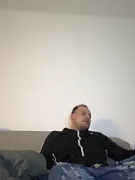 Snapshot of Lovemilf6969@xh chatting on November 2025 01:04:01 AM Lovemilf6969xh online show from November 2025 01:04:01 AM