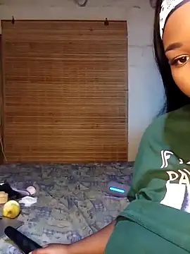 Snapshot of Aaaliyah445 chatting on October 2025 05:46:02 PM Aaaliyah445 online show from October 2025 05:46:02 PM