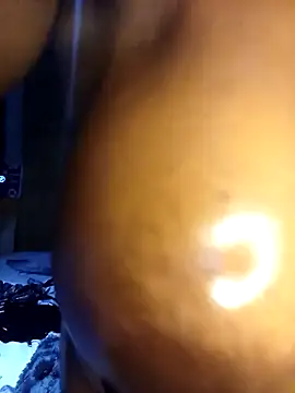 Snapshot of Aaaliyah445 chatting on November 2025 05:45:02 PM Aaaliyah445 online show from November 2025 05:45:02 PM