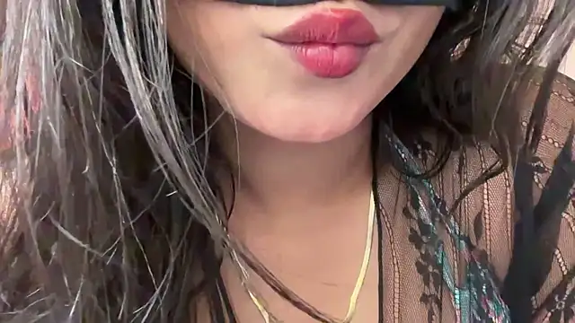 Snapshot of Hottie_ishuu chatting on January 2026 06:22:01 PM Hottie ishuu online show from January 2026 06:22:01 PM