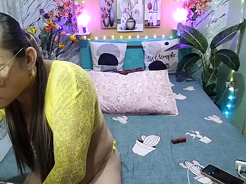 Snapshot of UrAsianPrincessDanie chatting on September 2025 10:10:02 PM UrAsianPrincessDanie online show from September 2025 10:10:02 PM