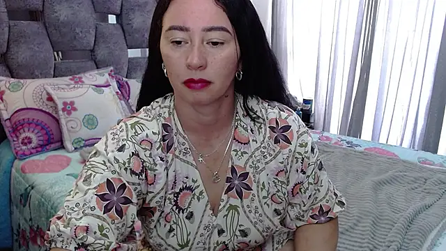 sara hott 1 online show from November 2025 02:59:02 PM