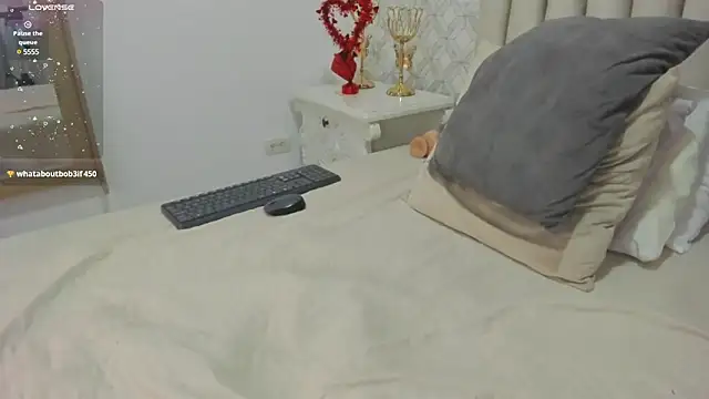 Snapshot of Pia_Johnson_ chatting on February 2025 05:51:02 AM Pia Johnson online show from February 2025 05:51:02 AM