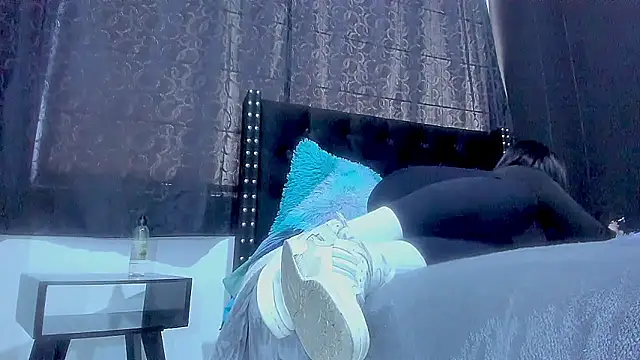 amareto queen online show from October 2025 04:29:02 PM