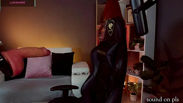 RedJasmine  online show from March 2025 06:23:01 PM