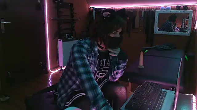 Snapshot of Ginny-the-bdsm-nympho chatting on February 2026 05:52:01 PM Ginny-the-bdsm-nympho online show from February 2026 05:52:01 PM