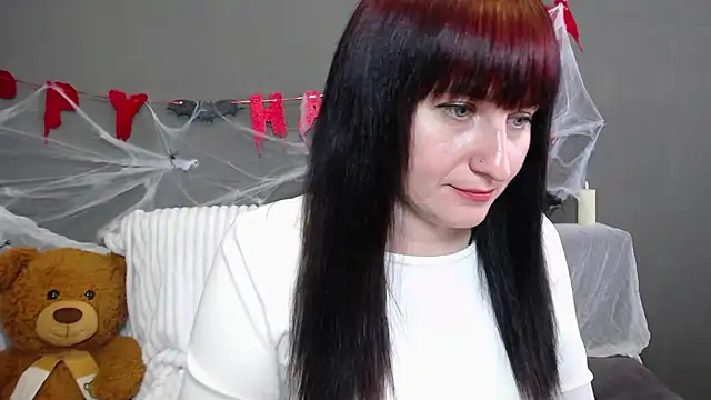 NinaFlawlees online show from October 2025 12:06:01 PM