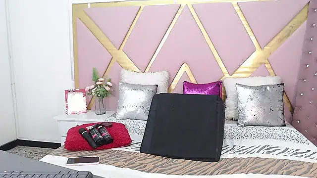 Snapshot of CanndyBrunett chatting on January 2025 03:26:01 PM CanndyBrunett online show from January 2025 03:26:01 PM