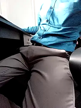 Snapshot of robinsan1010 chatting on March 2025 12:11:01 PM robinsan1010 online show from March 2025 12:11:01 PM